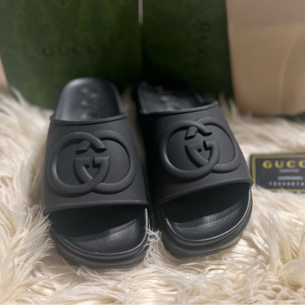 Gucci NWB and dust cover Black Platform 39